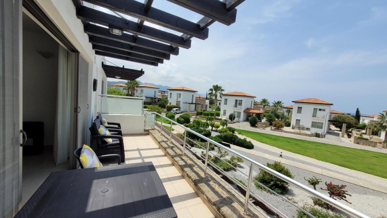 Sea And Mountain View Beachfront Penthouse Yali Luaran gambar