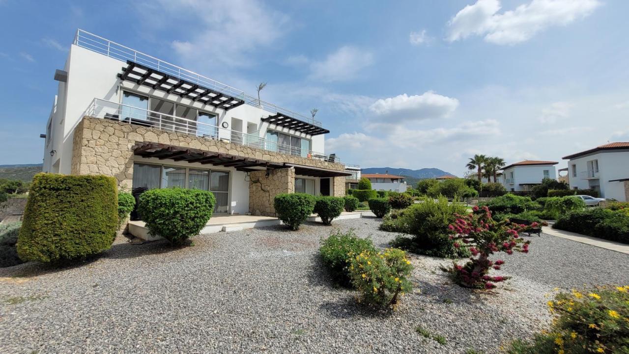 Sea And Mountain View Beachfront Penthouse Yali Luaran gambar