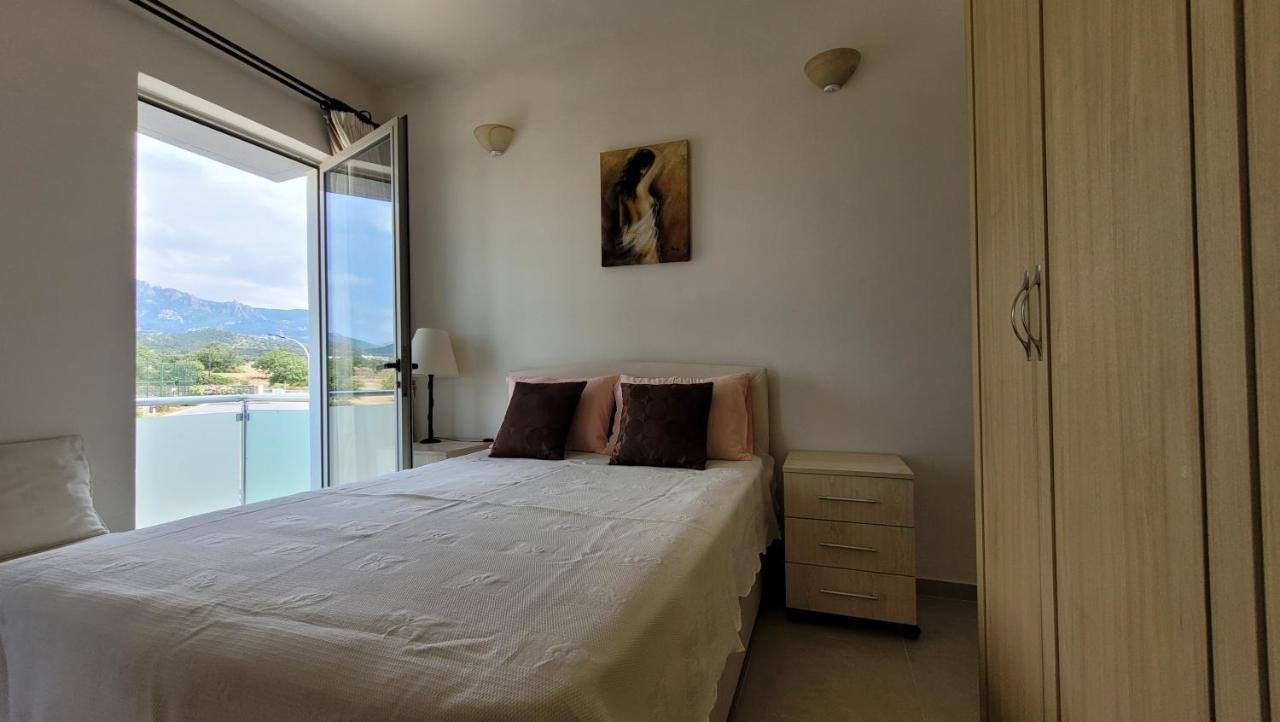 Sea And Mountain View Beachfront Penthouse Yali Luaran gambar